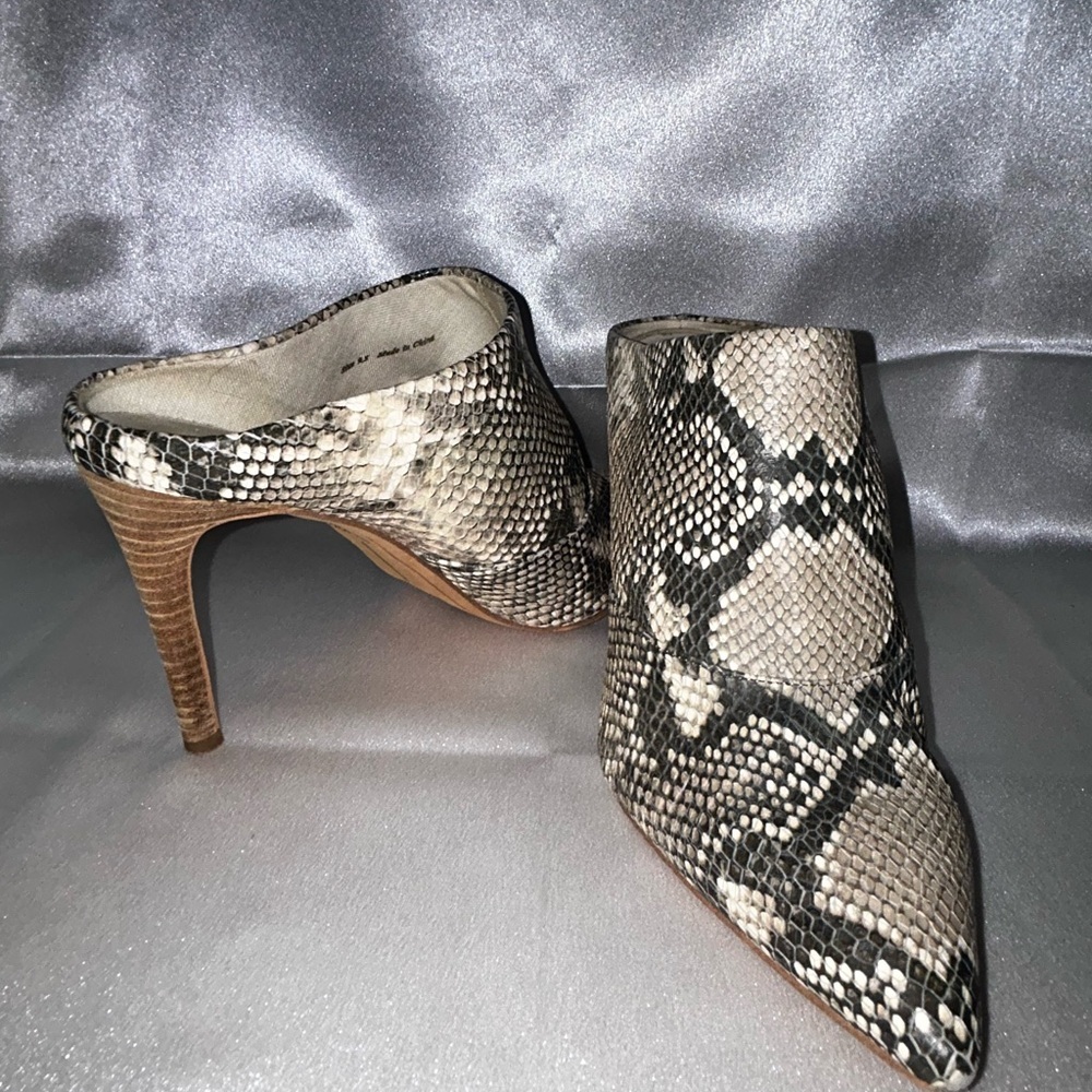Dolce Vita Cinda Snake print High Heel Mules - Picture 2 of 8